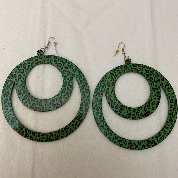 Fashion Jewelry Jewelry - 💜5/$20 Fashion Earrings BIG Green Circles WoodNWT
